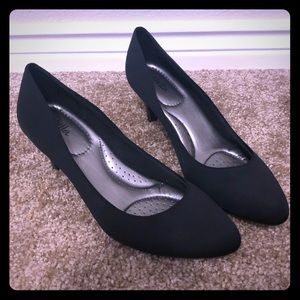 Comfy Black Pumps 👠